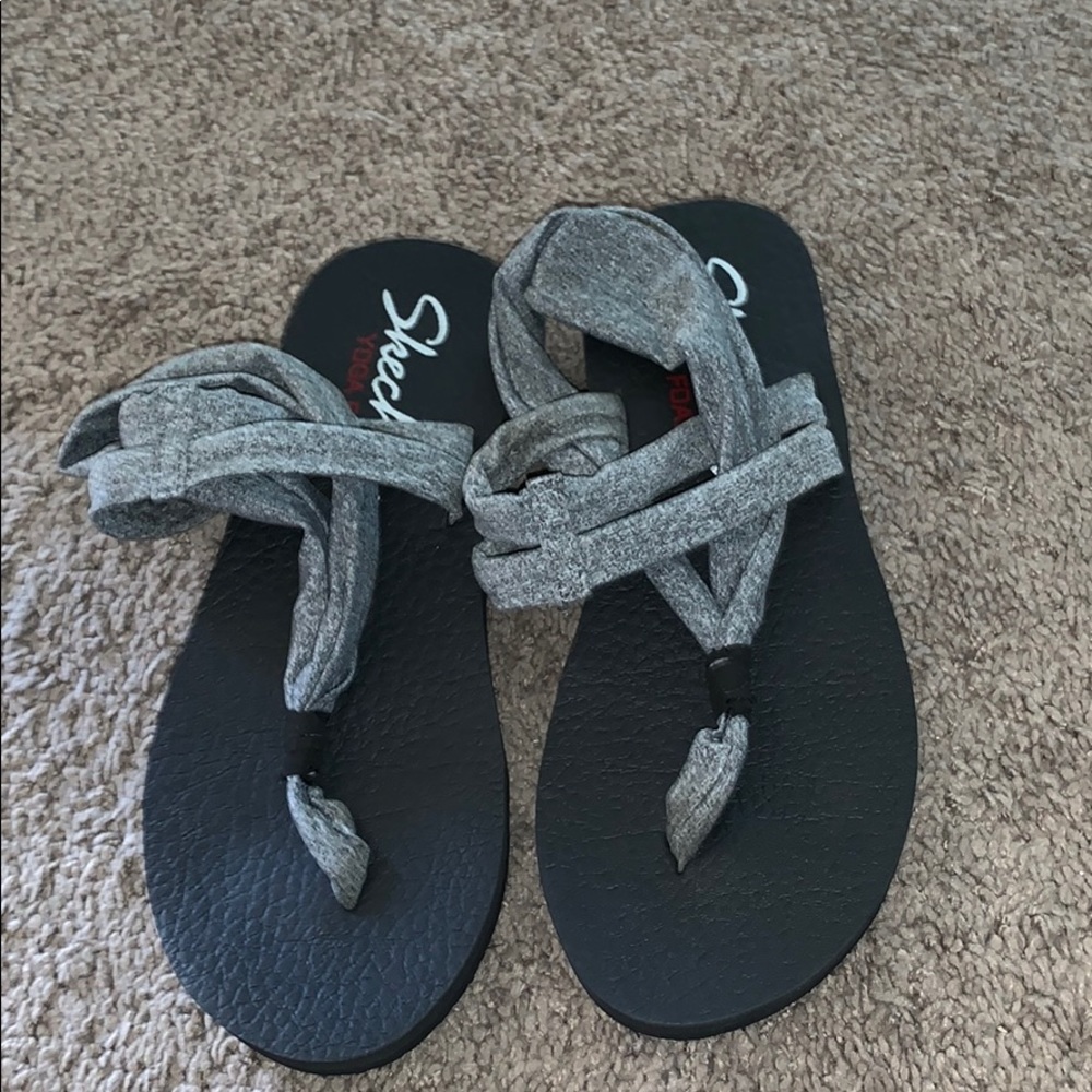 Sketchers Yoga Foam Sandals